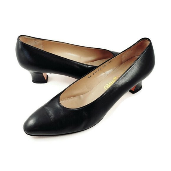 Salvatore Ferragamo Shoes - Salvatore Ferragamo Classic Black Pumps